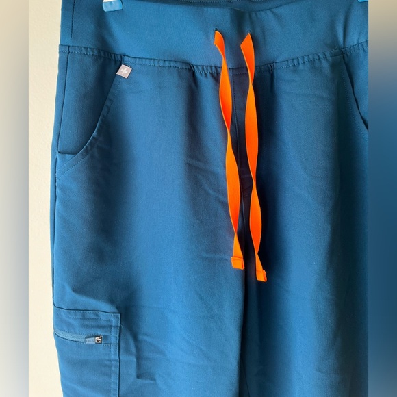 High Waisted Zamora Jogger Scrub Pants - Picture 2 of 3